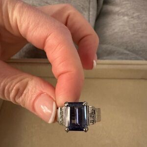 4.1 Ct tanzanite in platinum setting